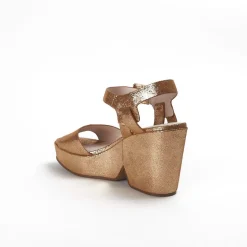 Cecelia New York Betty