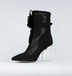 Cecelia New York Bloom Best