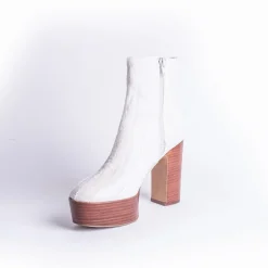 Cecelia New York Carcie
