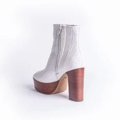 Cecelia New York Carcie