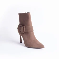 Cecelia New York Pyle Best