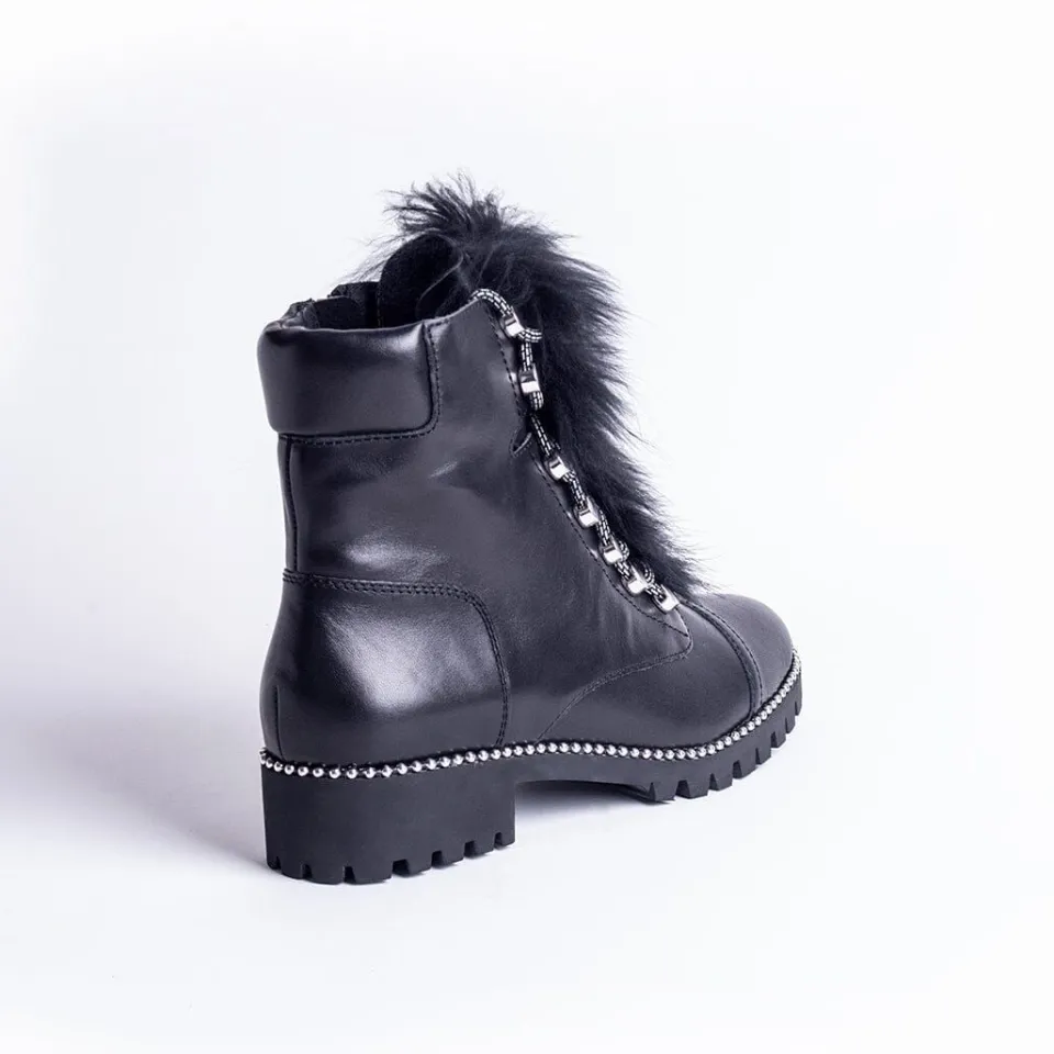 Cecelia New York Trekker Best