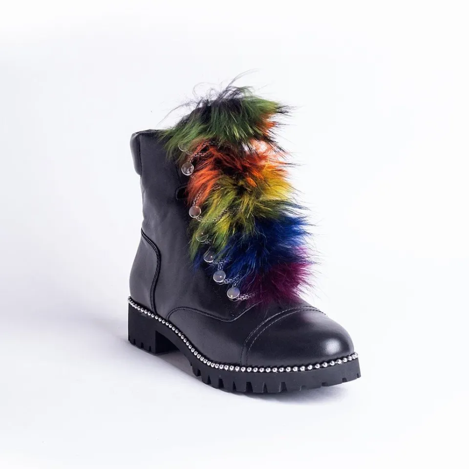 Cecelia New York Trekker Online